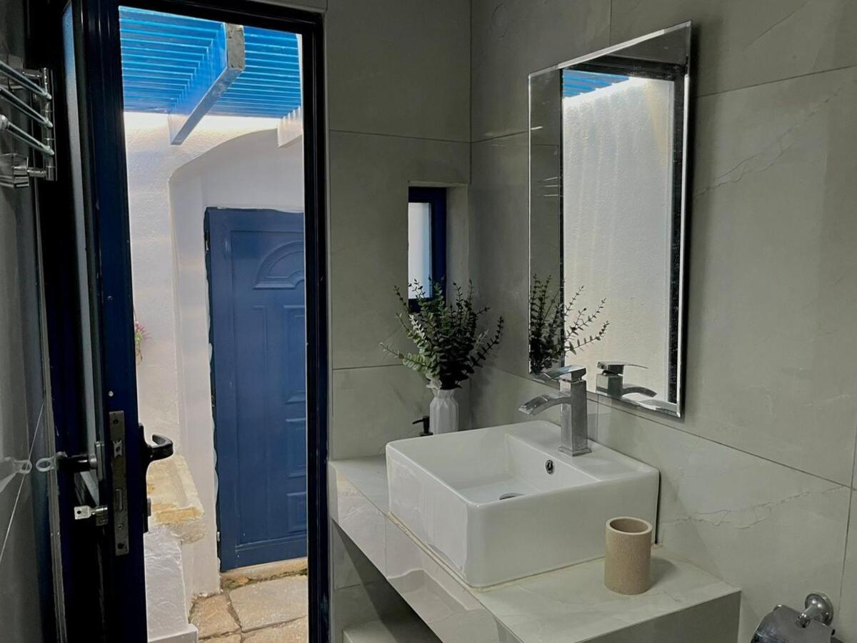 Symi Blue Studio Luaran gambar