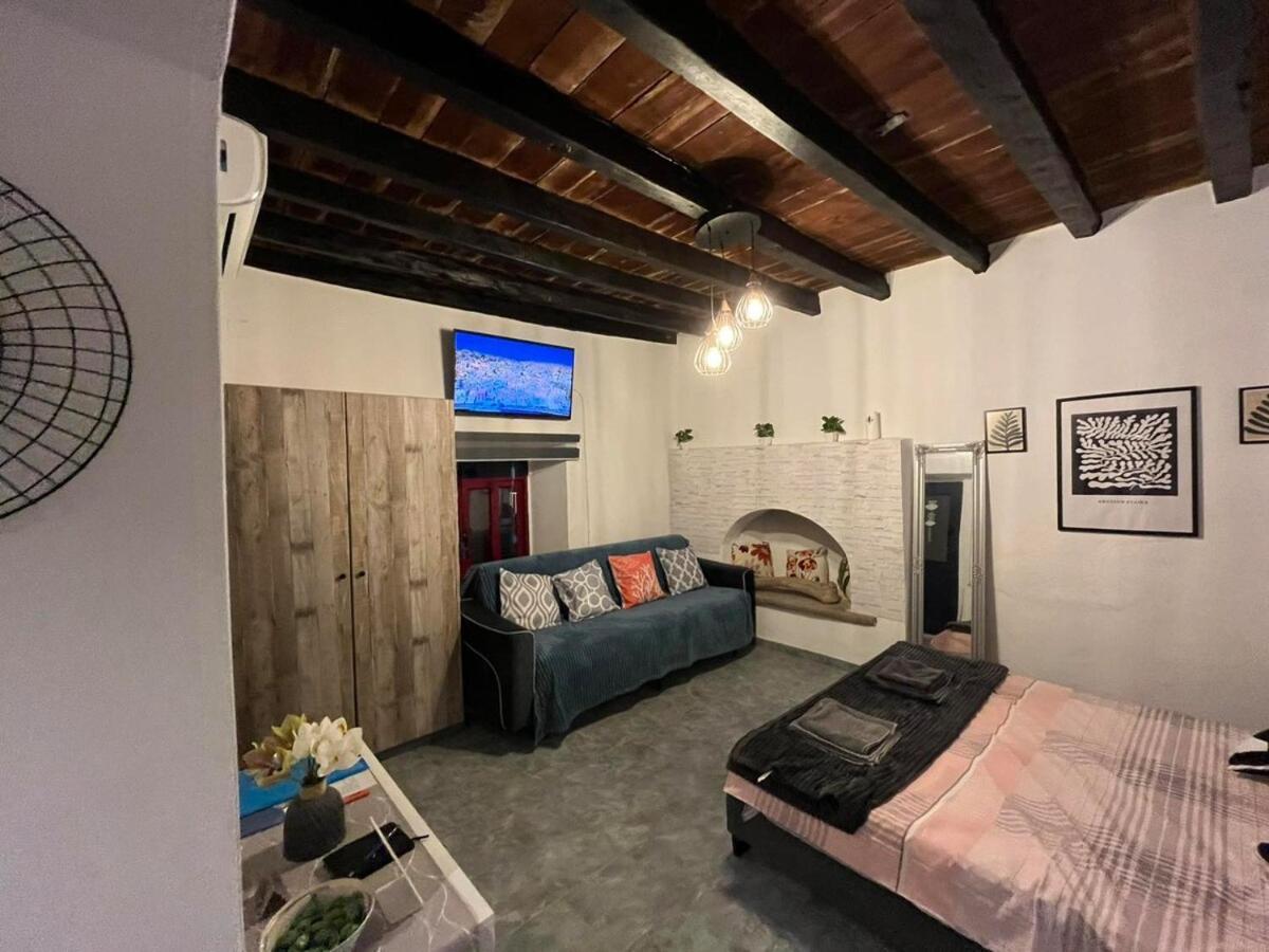 Symi Blue Studio Luaran gambar